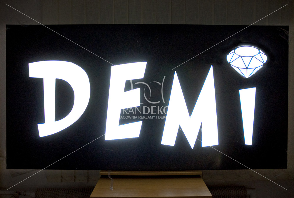 Podświetlany kaseton reklamowy - Demi