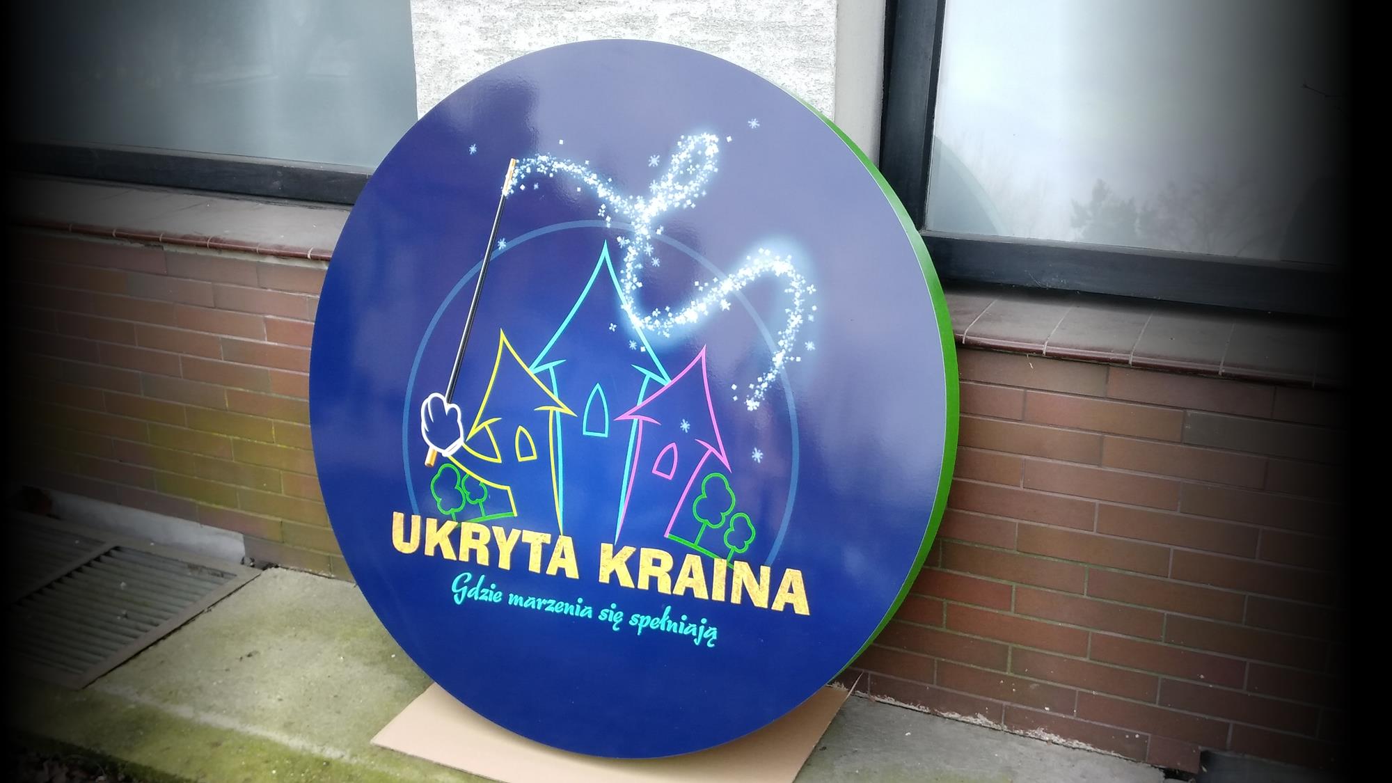 Logo przestrzenne ze styroduru - UKRYTA KRAINA