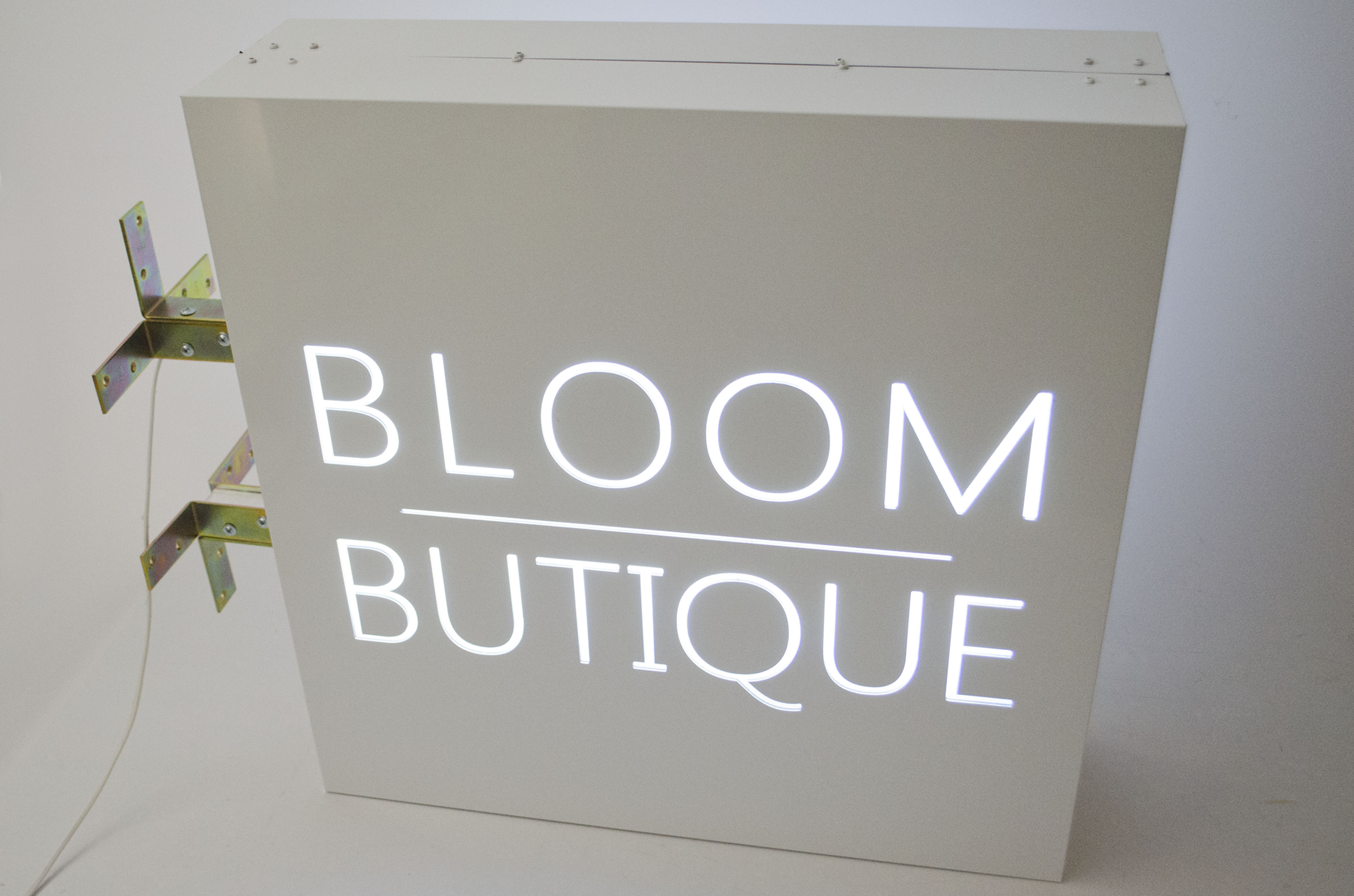 Kaseton dwustronny z grawerowaną grafiką Bloom Butique