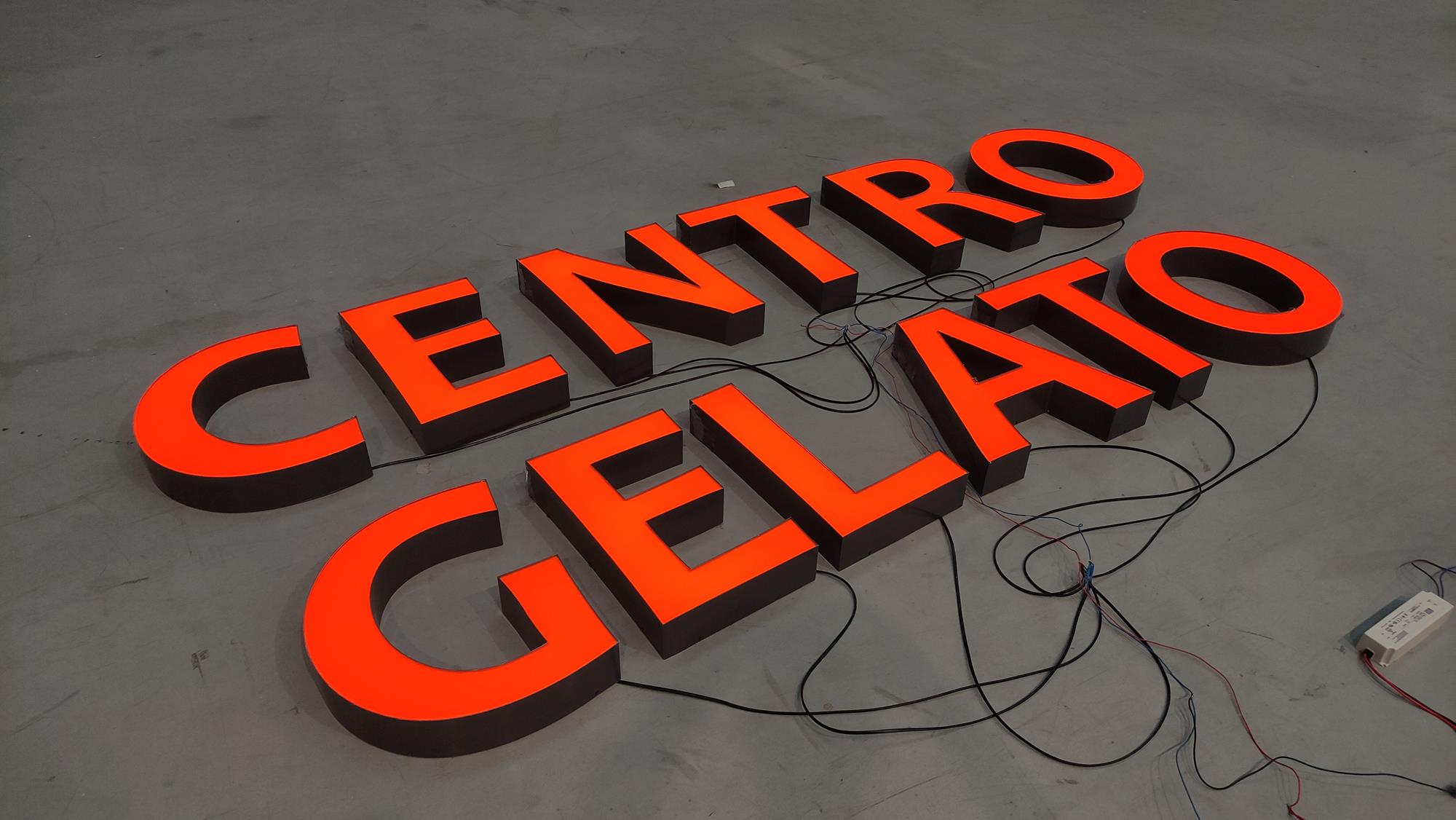 CENTRO GELATO - litery 3D podświetlane z bokami ALU
