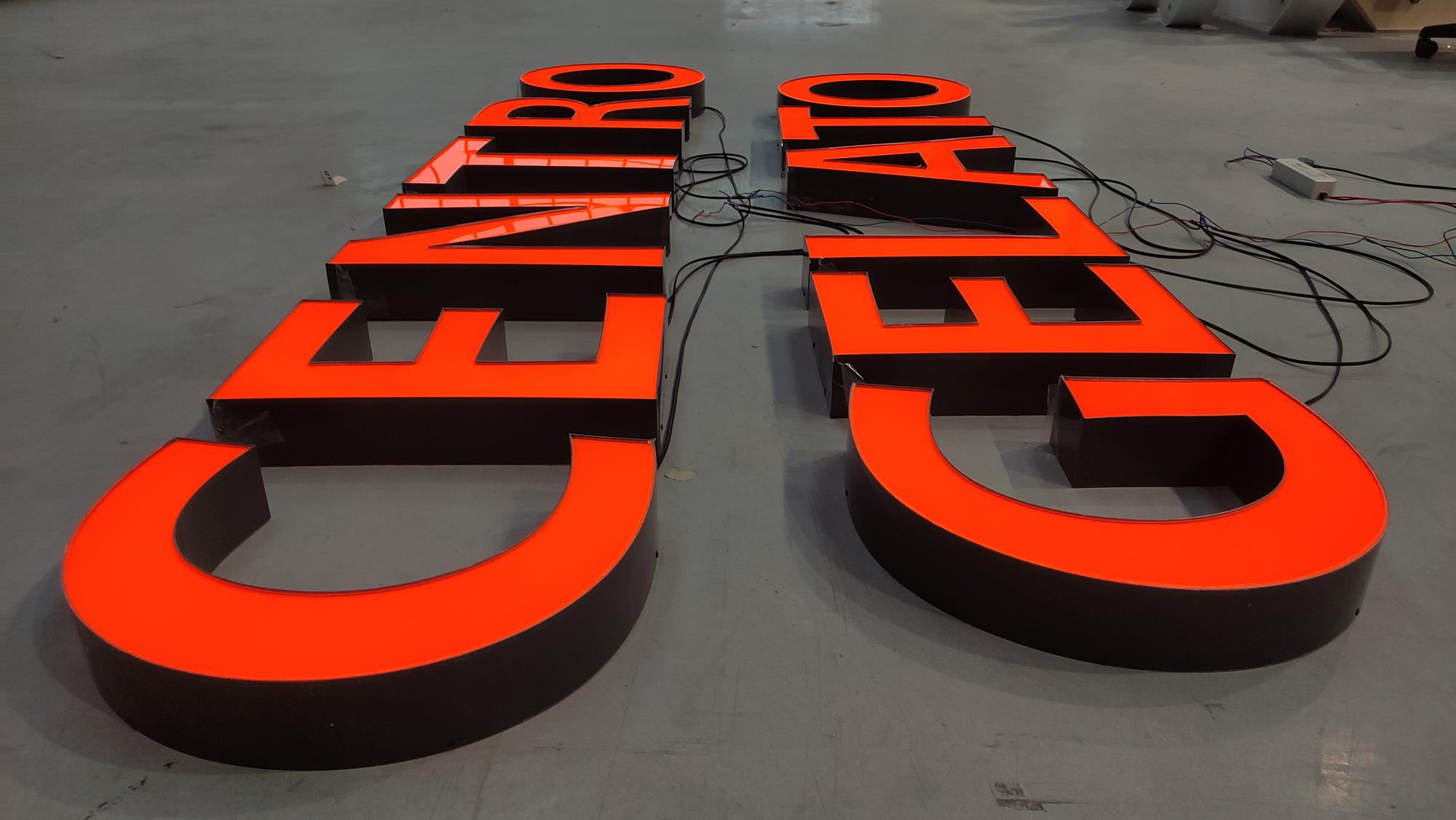 CENTRO GELATO - litery 3D podświetlane z bokami ALU