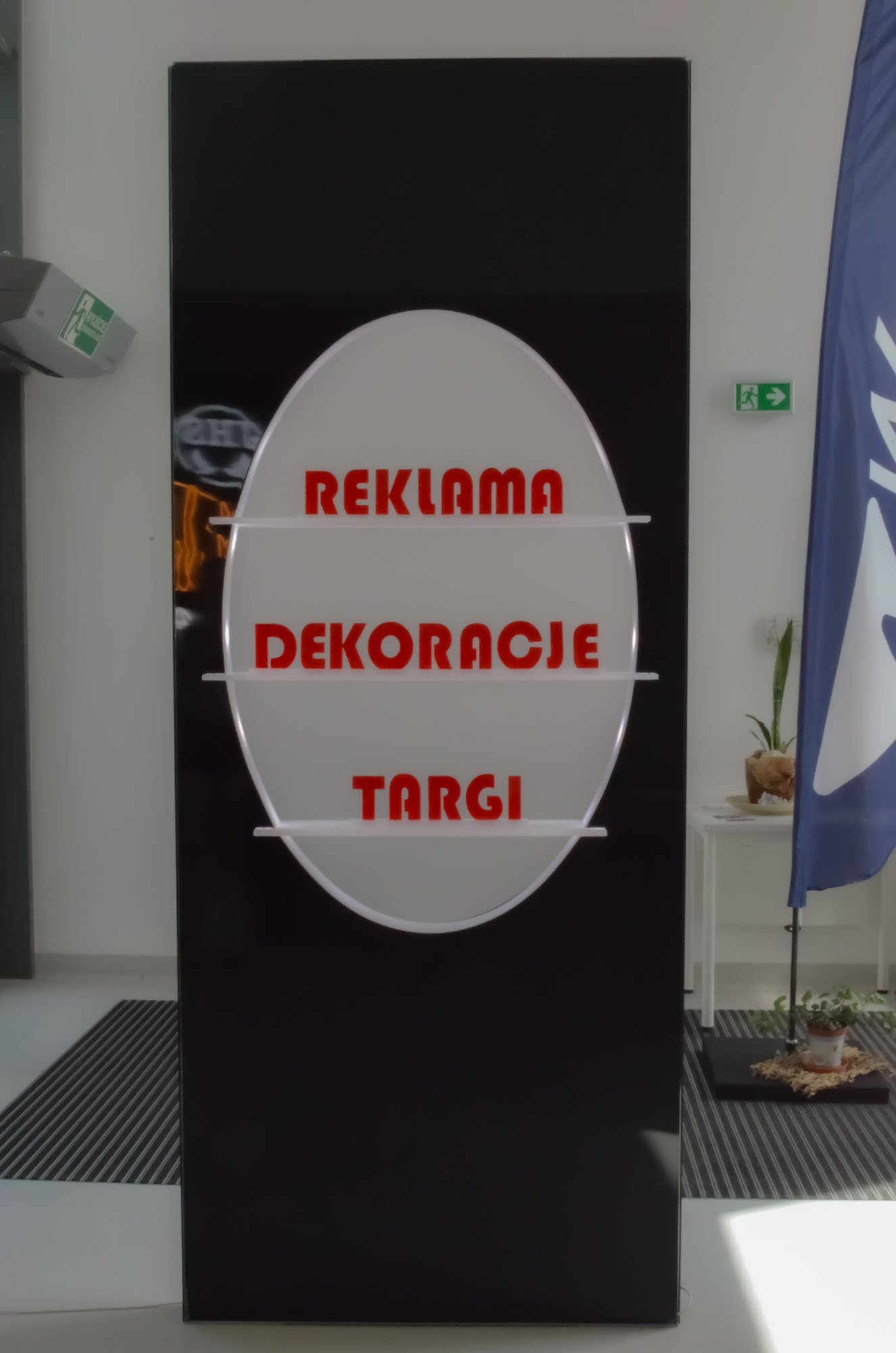 Systemy targowe, pakiety do budowy stoisk wystawienniczych