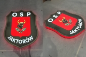 Kasetony w dowolnym kształcie z termoformowanej plexi lub taśmy aluminiowej